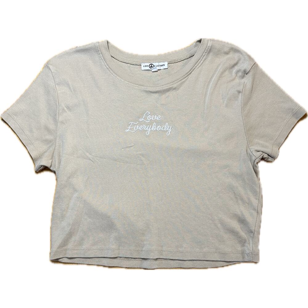 Love,‎ Peace & Lazy Days "Love Everybody" Embroidered Crop T-Shirt Beige XL